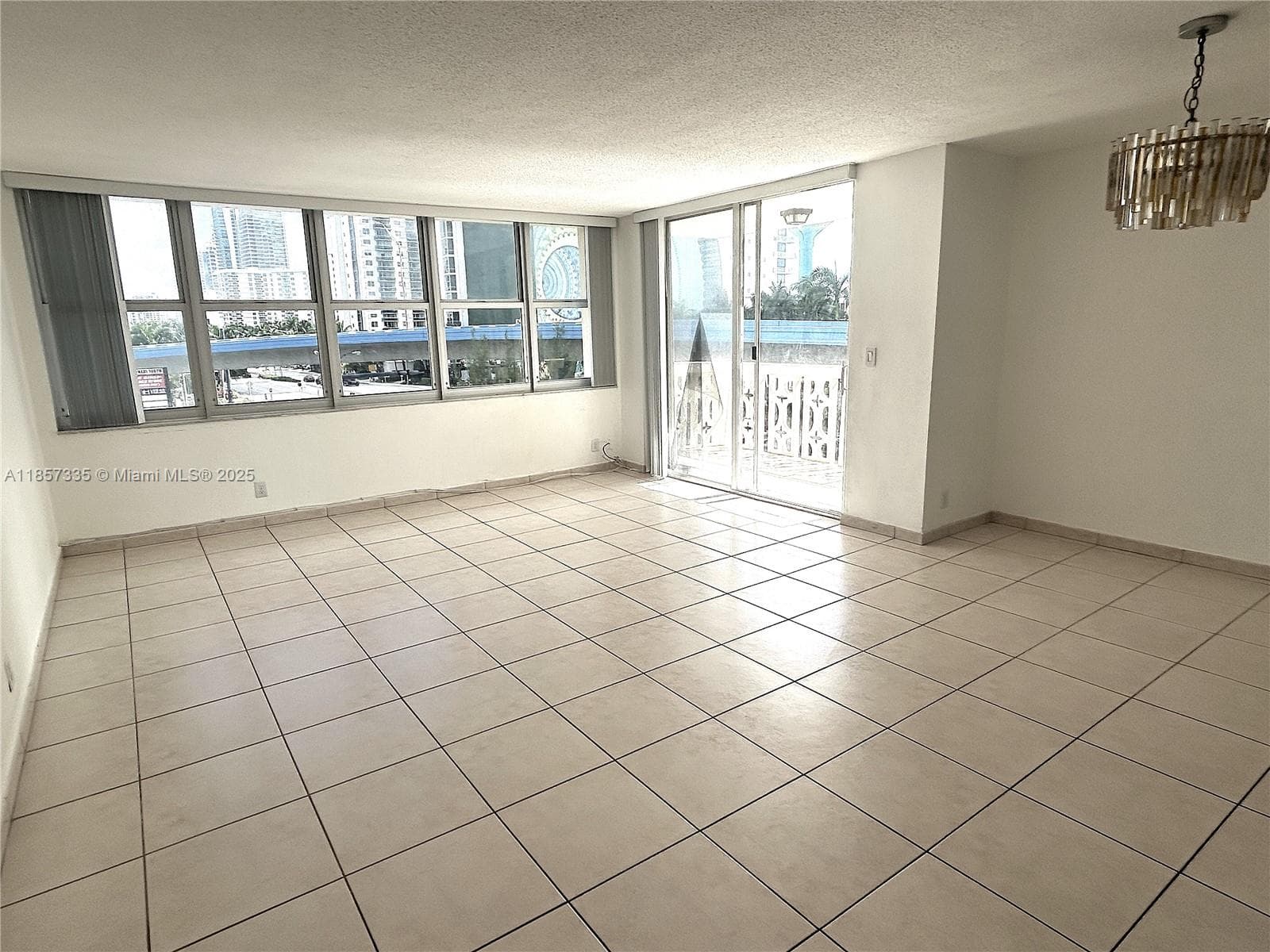 1825 Ocean Dr 401 photo 6