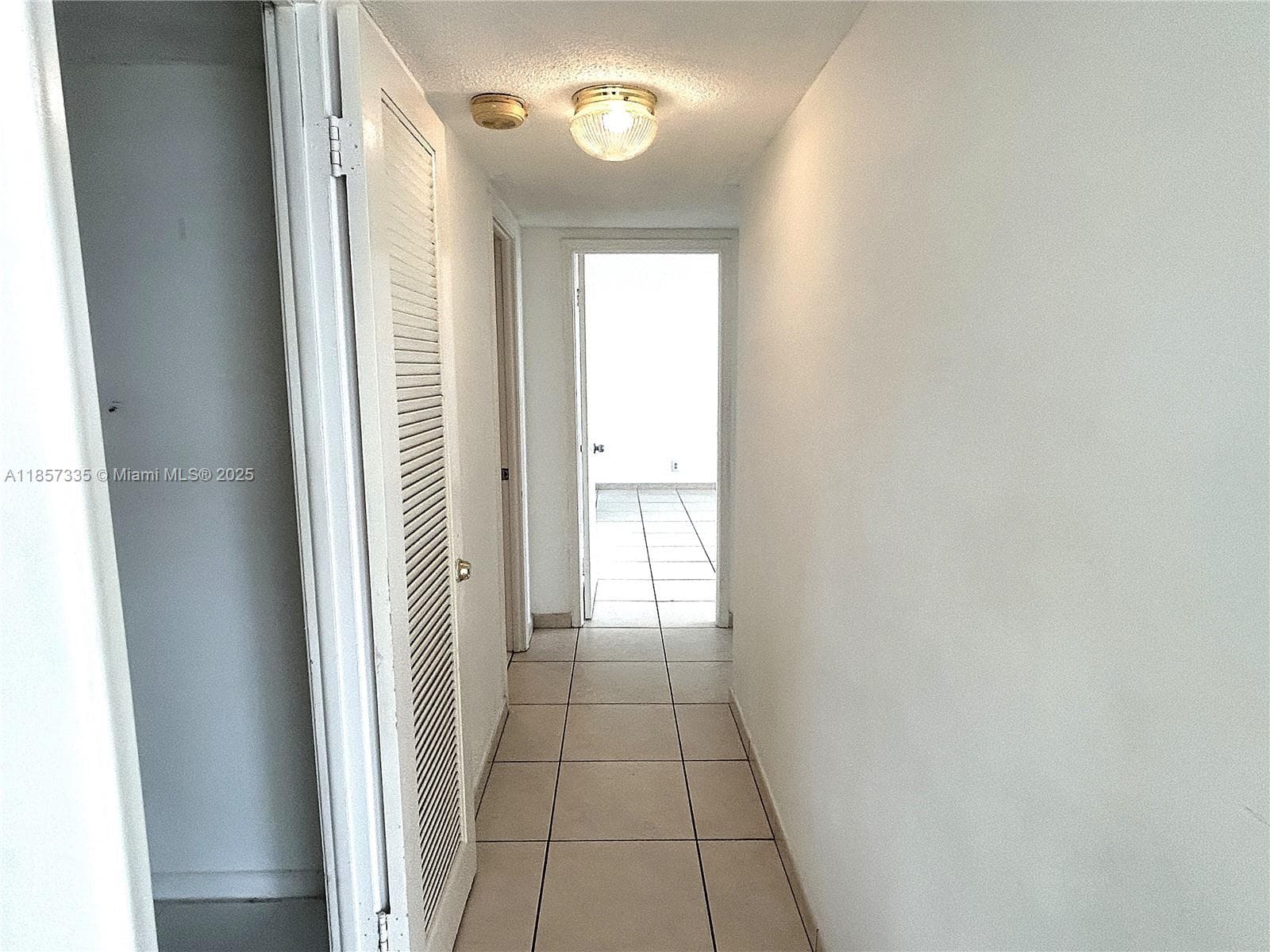 1825 Ocean Dr 401 photo 7