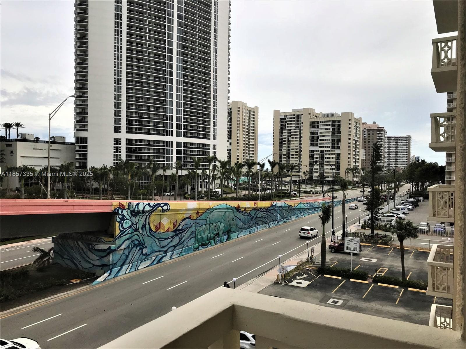 1825 Ocean Dr 401 photo 15