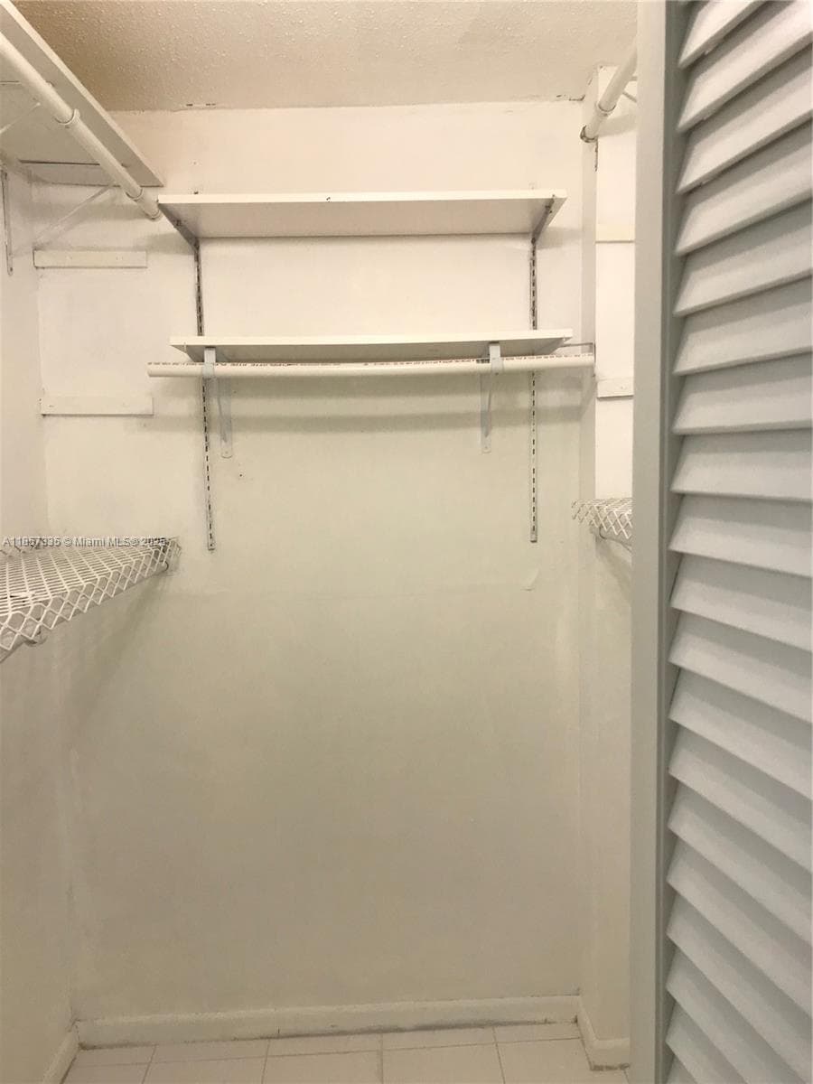 1825 Ocean Dr 401 photo 11