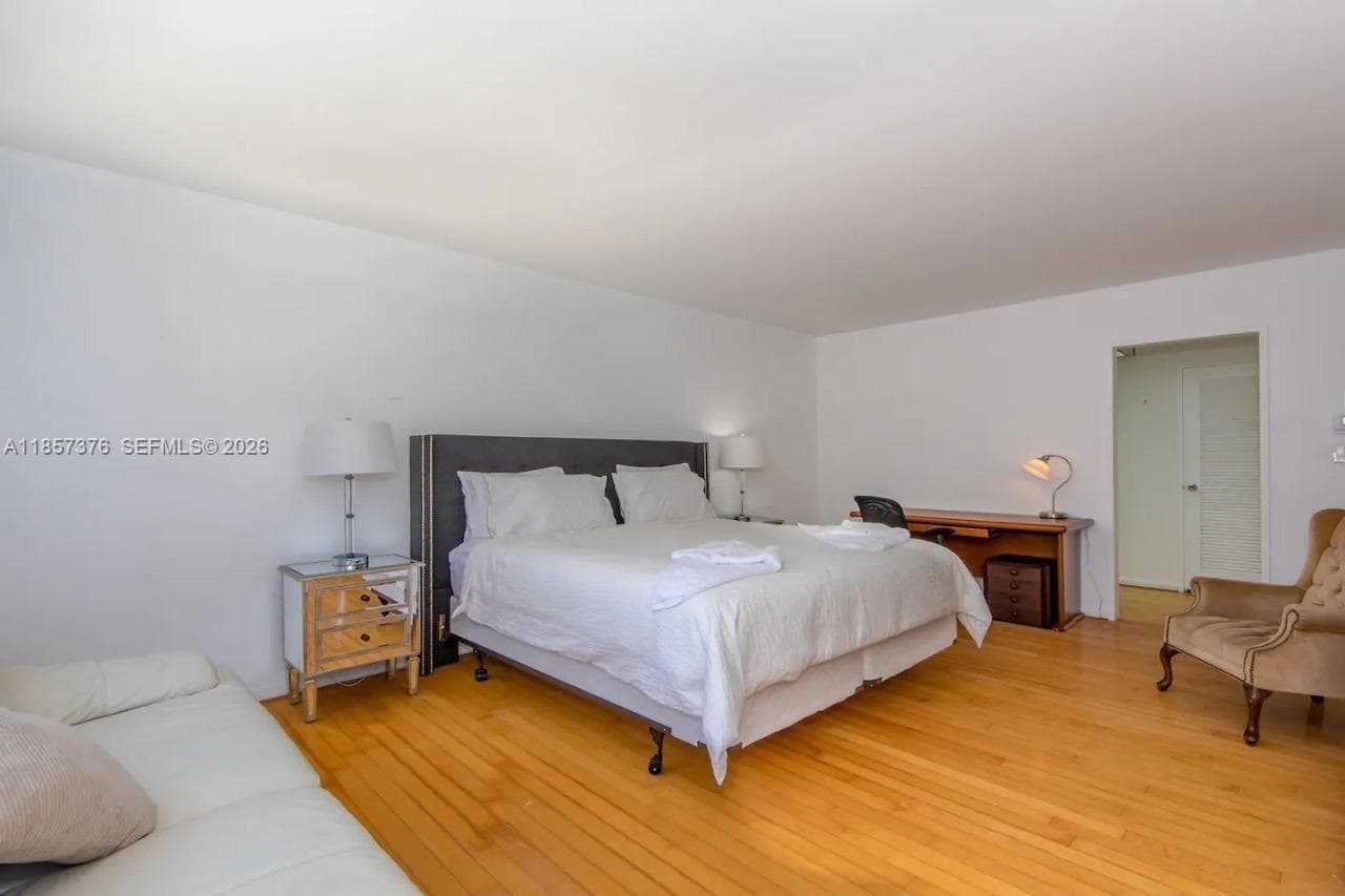 5161 Collins Ave 1104 photo 12