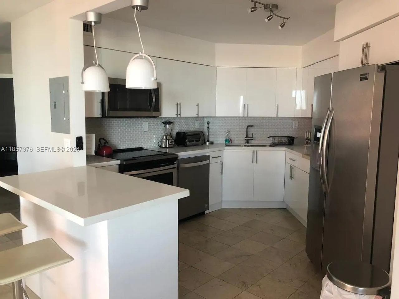 5161 Collins Ave 1104 photo 8