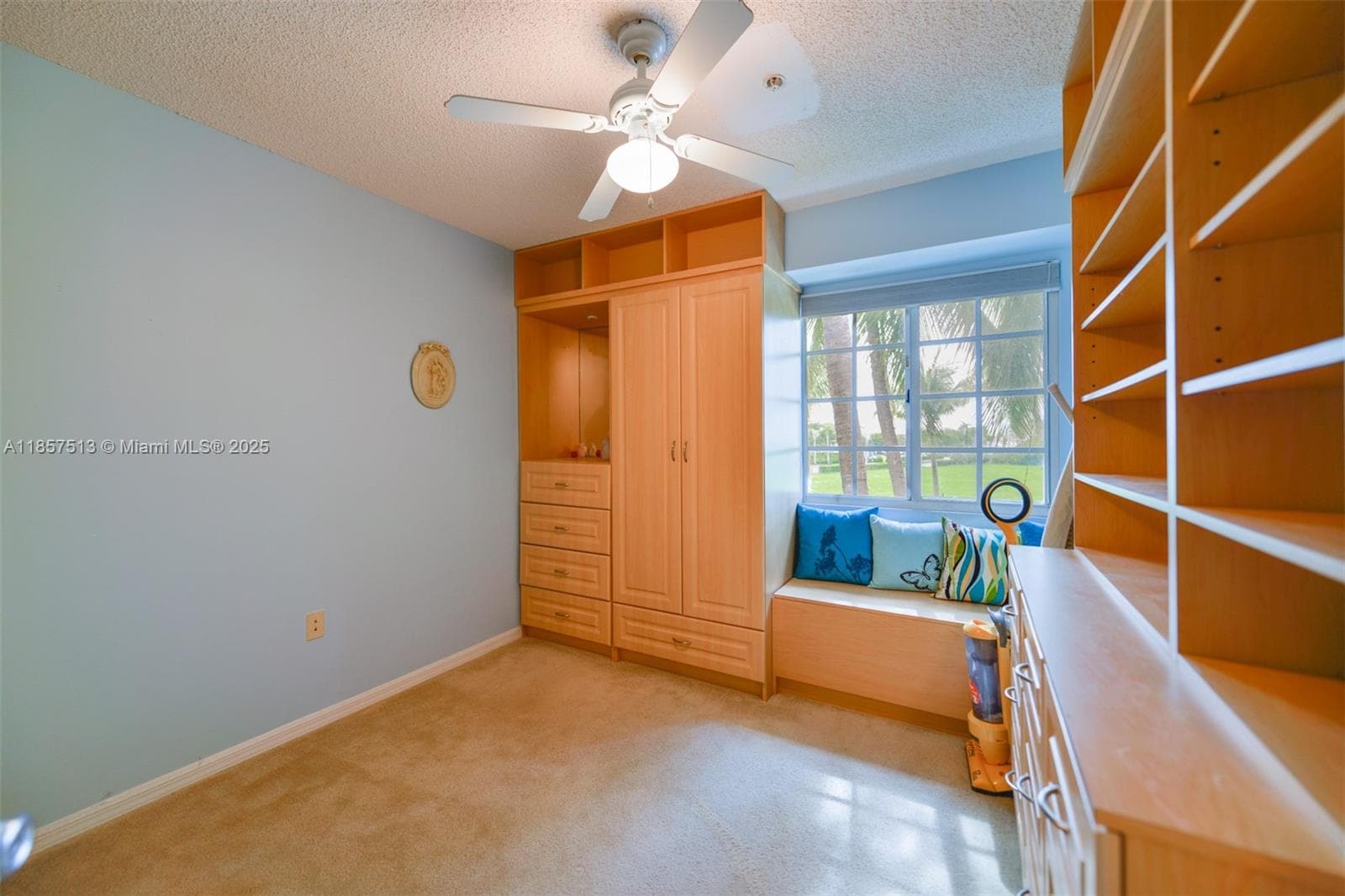 2811 NE 185th St 801 photo 23