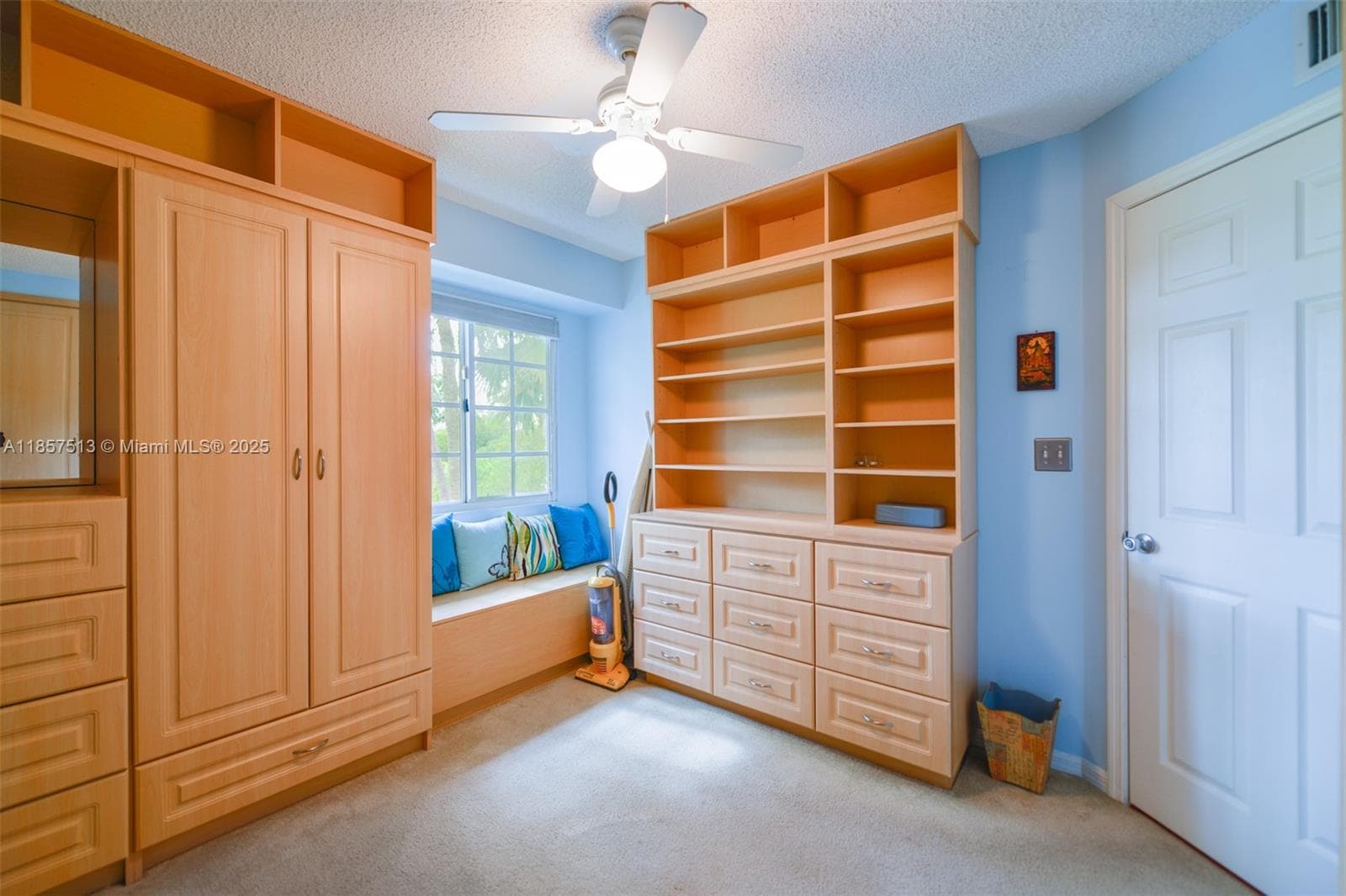 2811 NE 185th St 801 photo 24