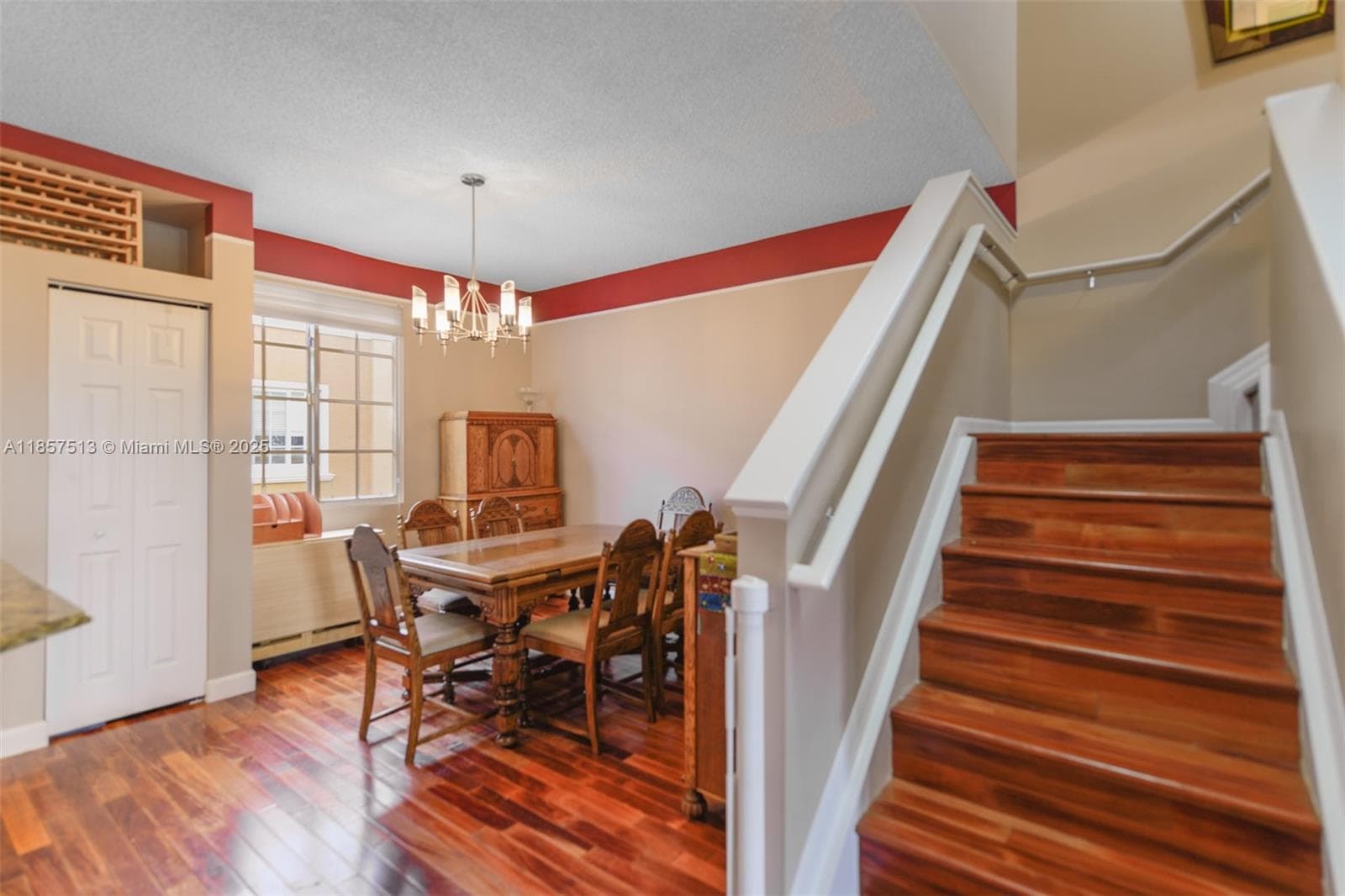 2811 NE 185th St 801 photo 10
