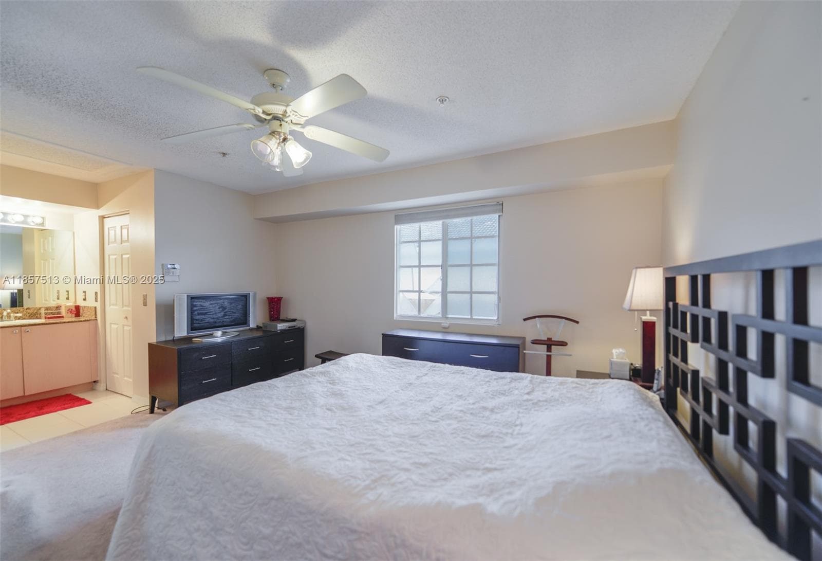 2811 NE 185th St 801 photo 15