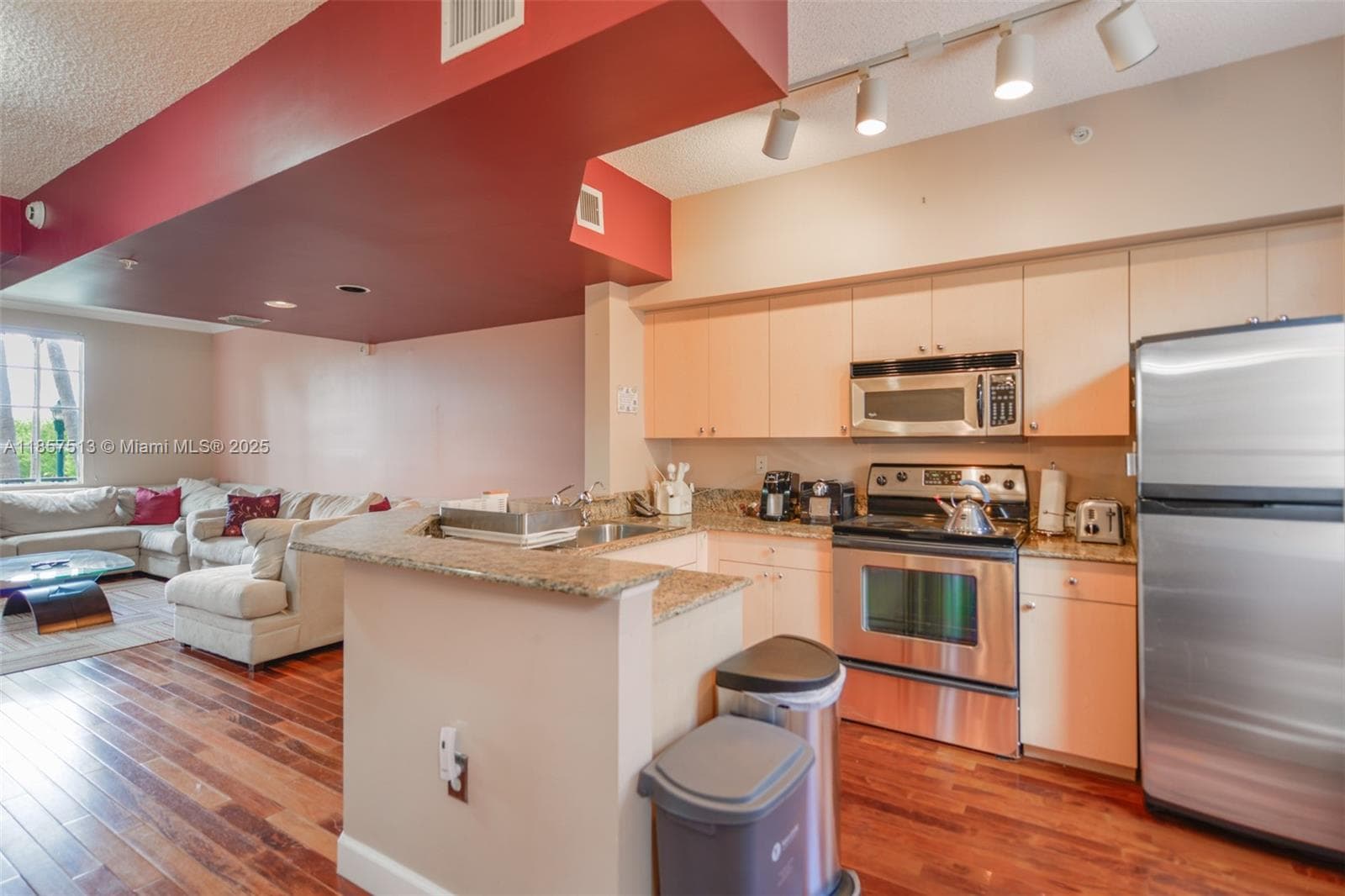 2811 NE 185th St 801 photo 11