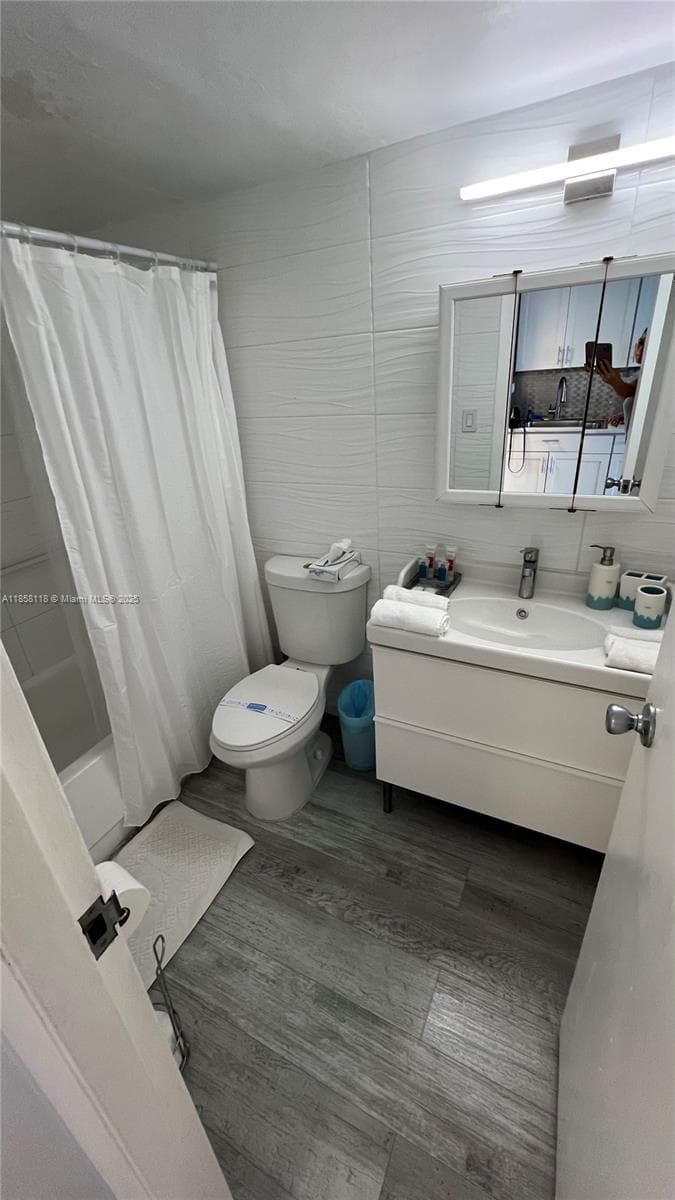 19201 Collins Ave 611 photo 7