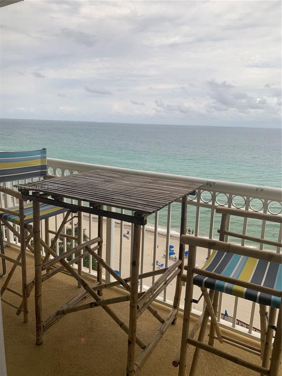 19201 Collins Ave 611 photo 4