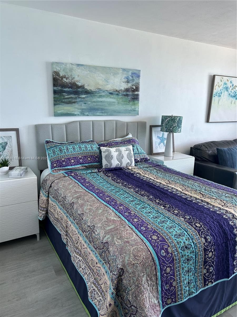 19201 Collins Ave 611 photo 8