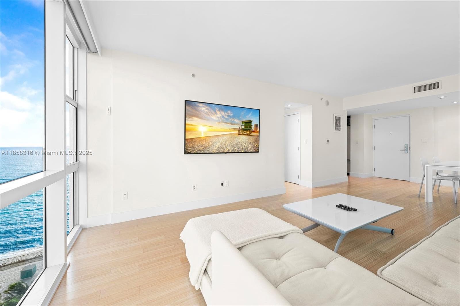 6801 Collins Ave Door1409 (deed 1401) photo 2