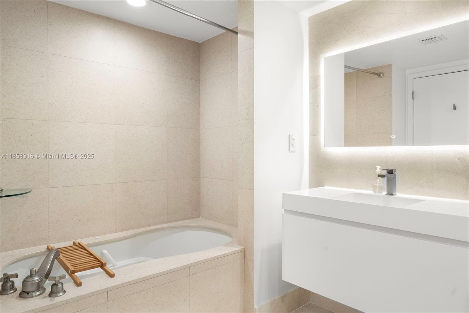 6801 Collins Ave Door1409 (deed 1401) photo 16