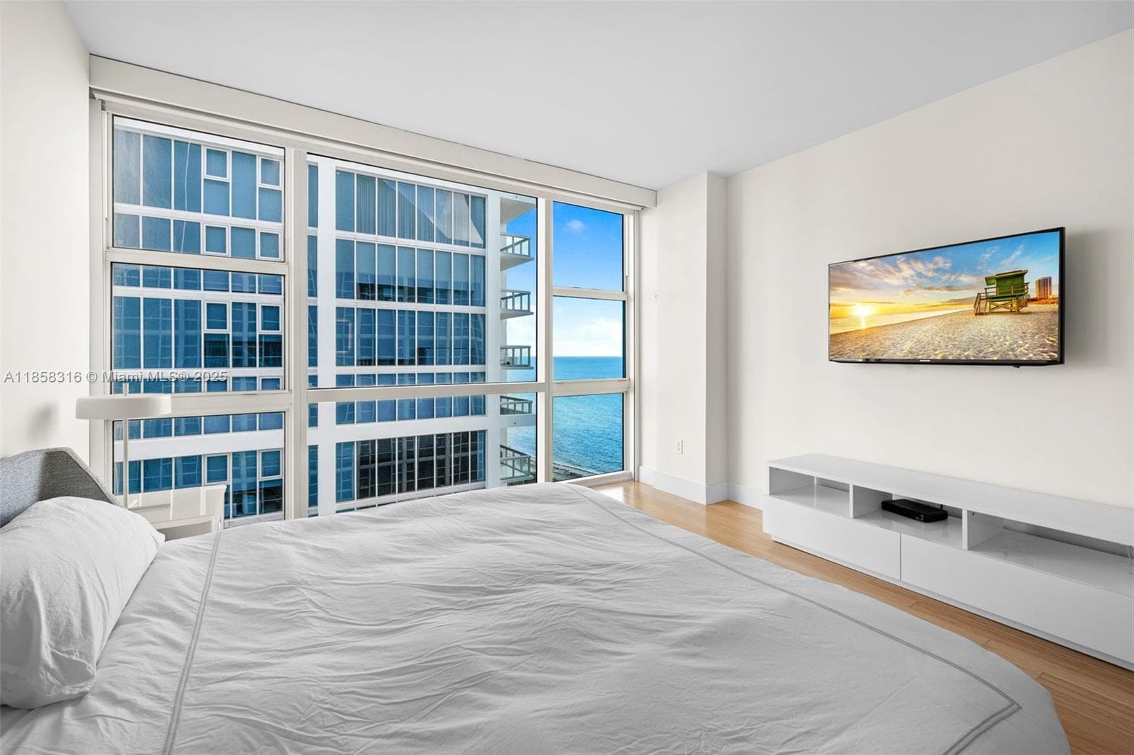 6801 Collins Ave Door1409 (deed 1401) photo 14
