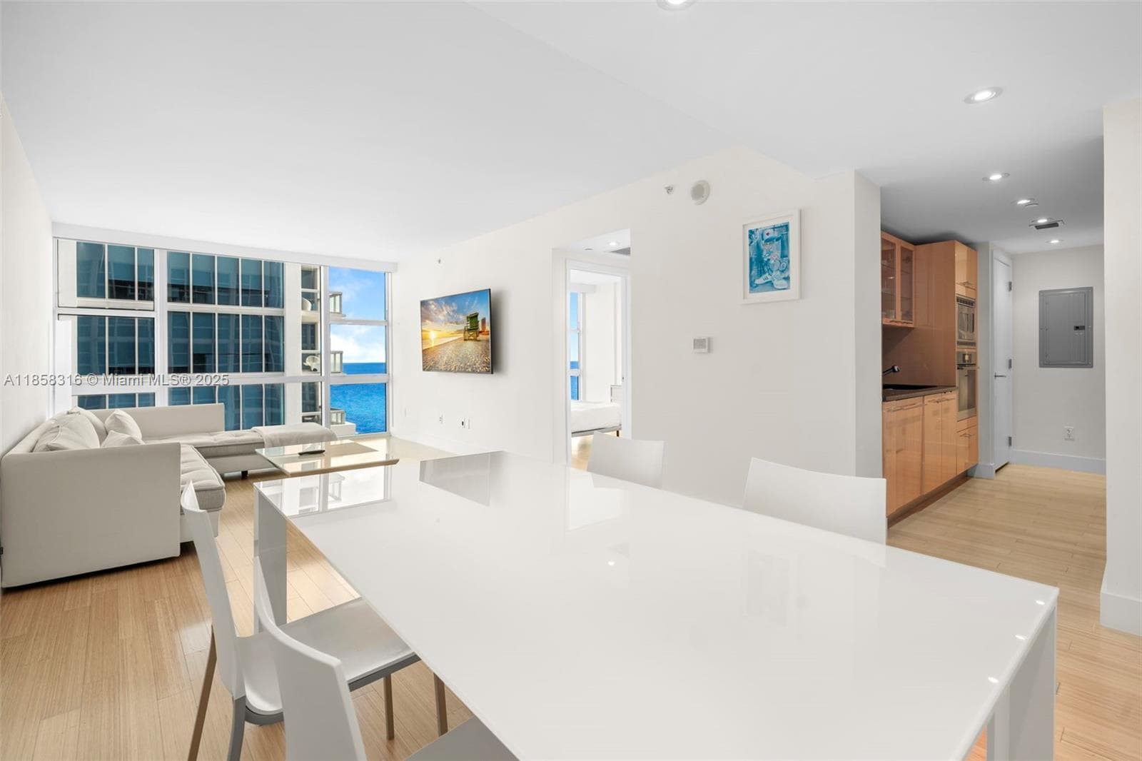 6801 Collins Ave Door1409 (deed 1401) photo 4