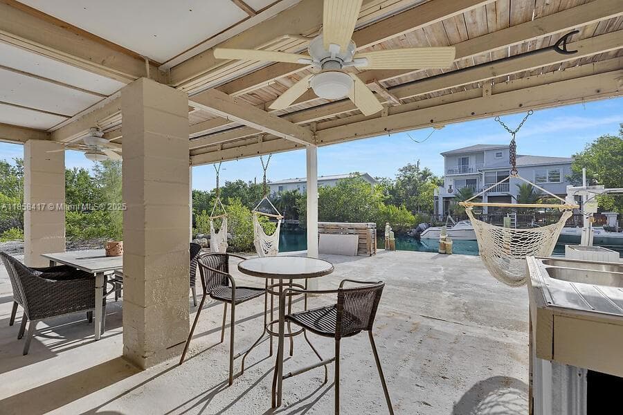 813 Hawksbill Ln photo 2