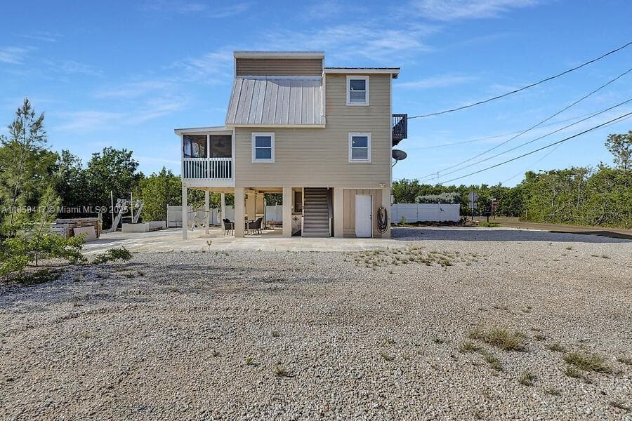 813 Hawksbill Ln photo 17
