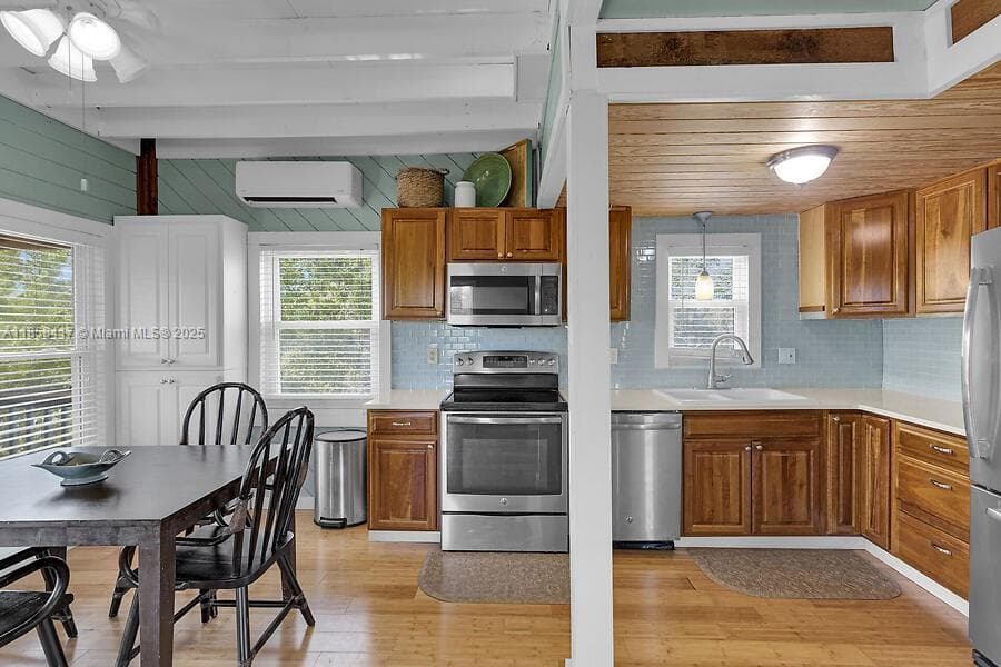 813 Hawksbill Ln photo 3