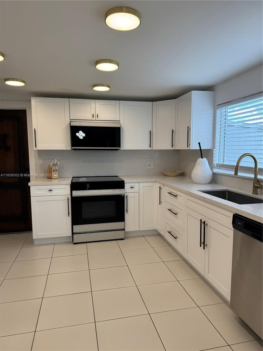 1301 Grouper Dr A photo 2