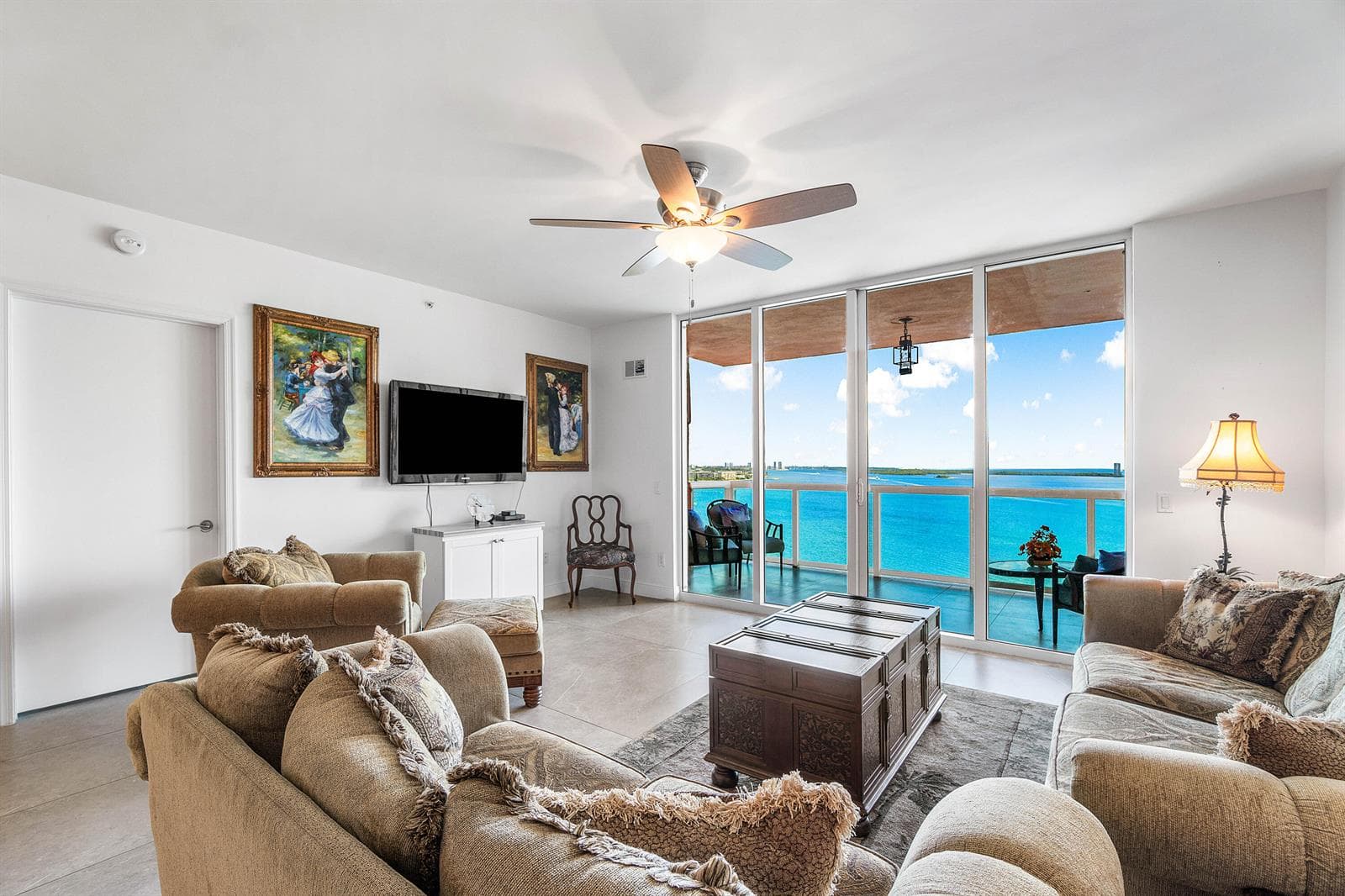 2650 Lake Shore Drive 1705 photo 6