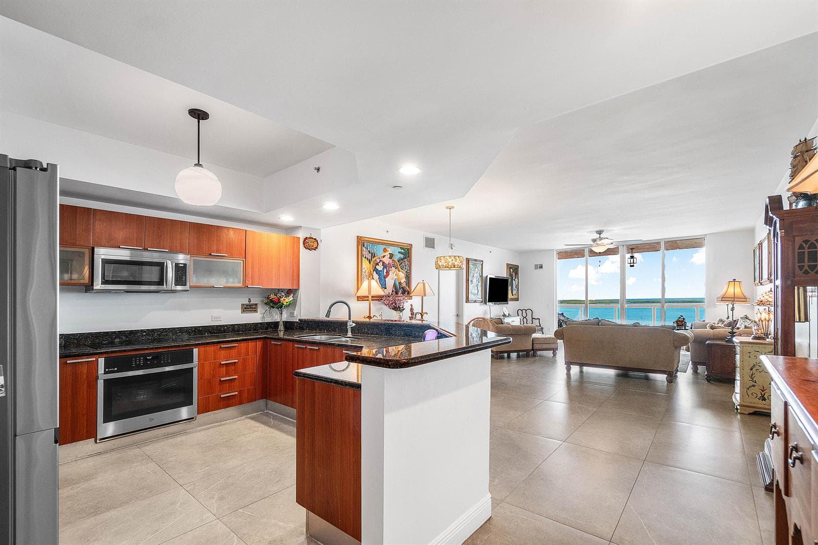 2650 Lake Shore Drive 1705 photo 1
