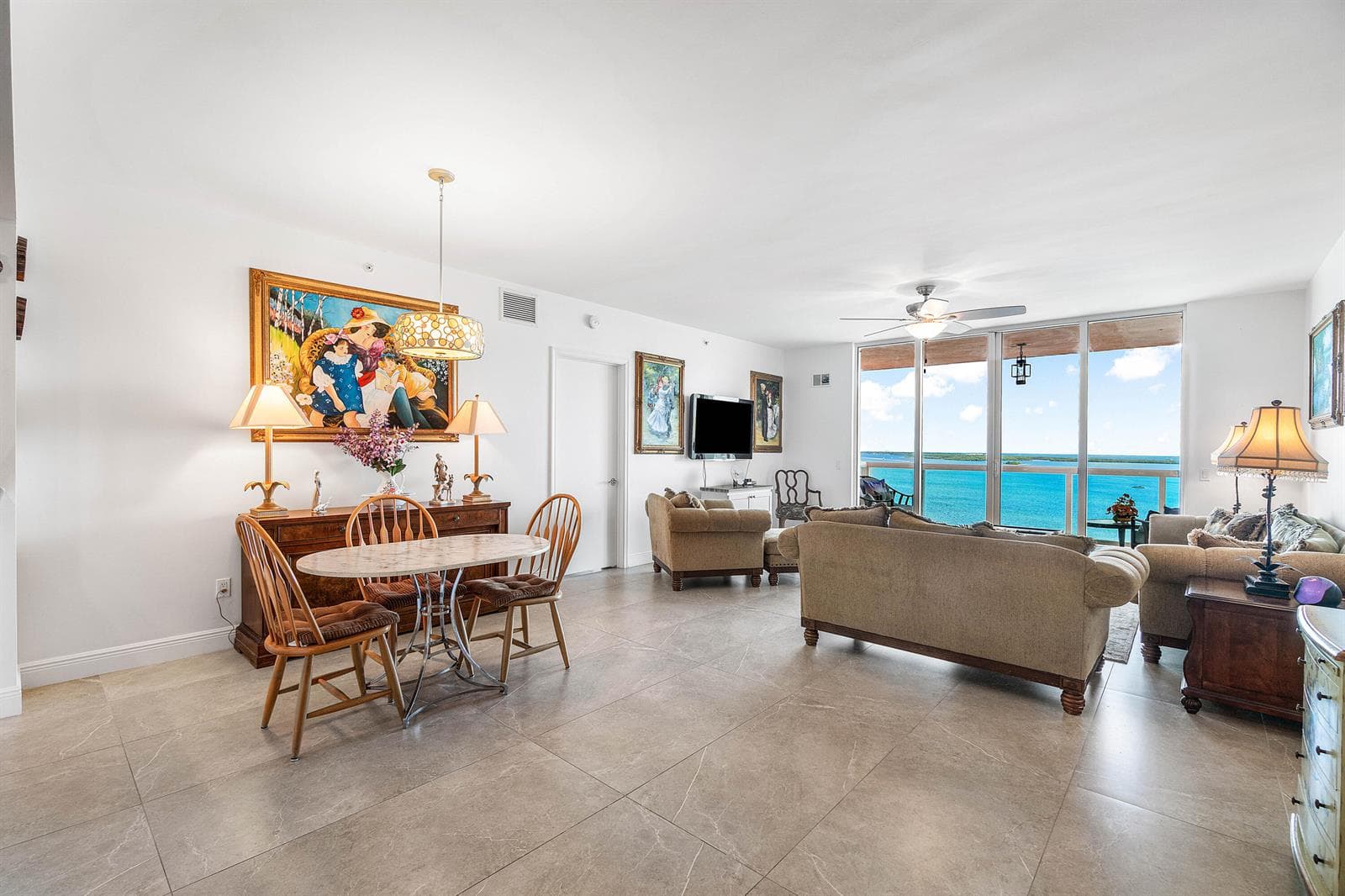 2650 Lake Shore Drive 1705 photo 4