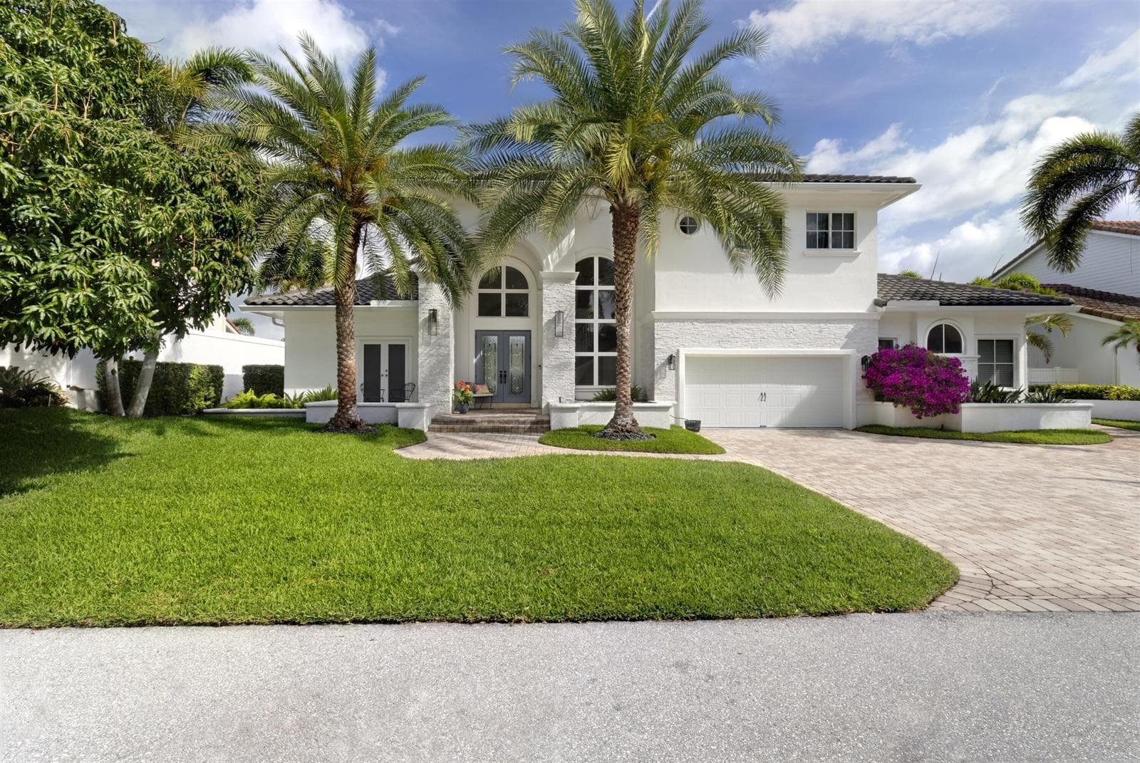 917 Iris Drive photo 3