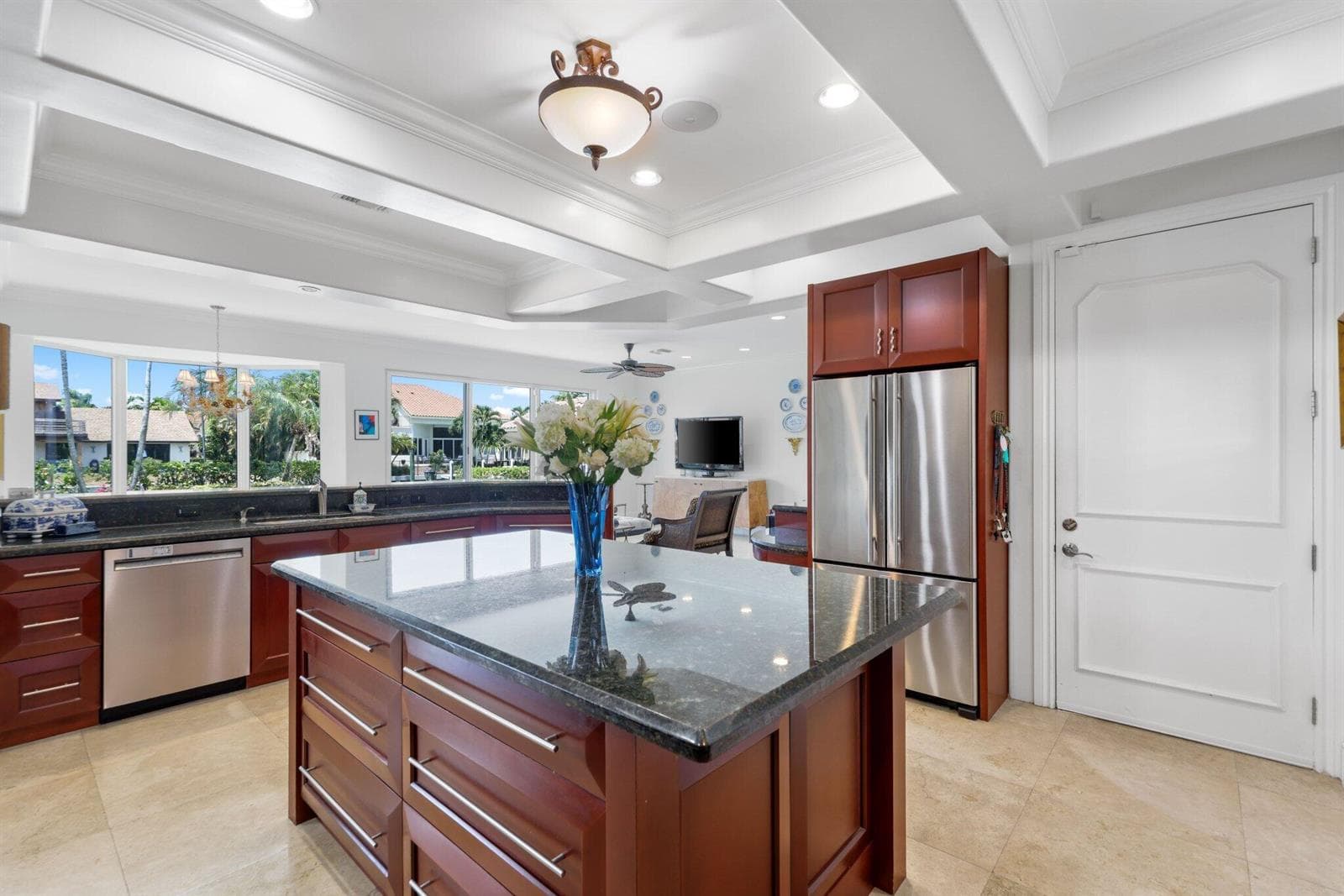 917 Iris Drive photo 11