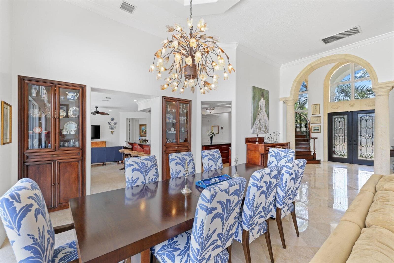 917 Iris Drive photo 4