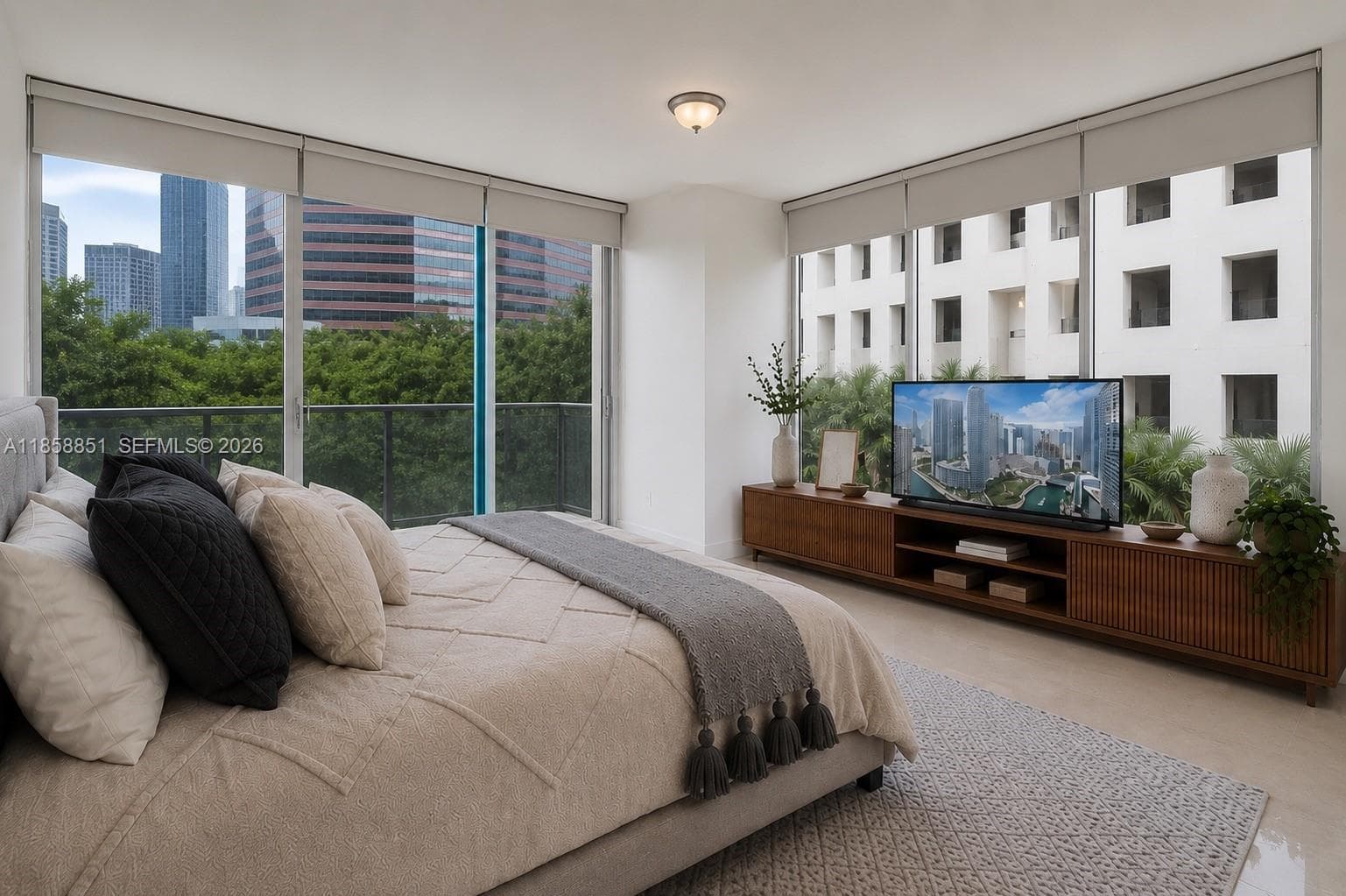 495 Brickell Ave 411 photo 12