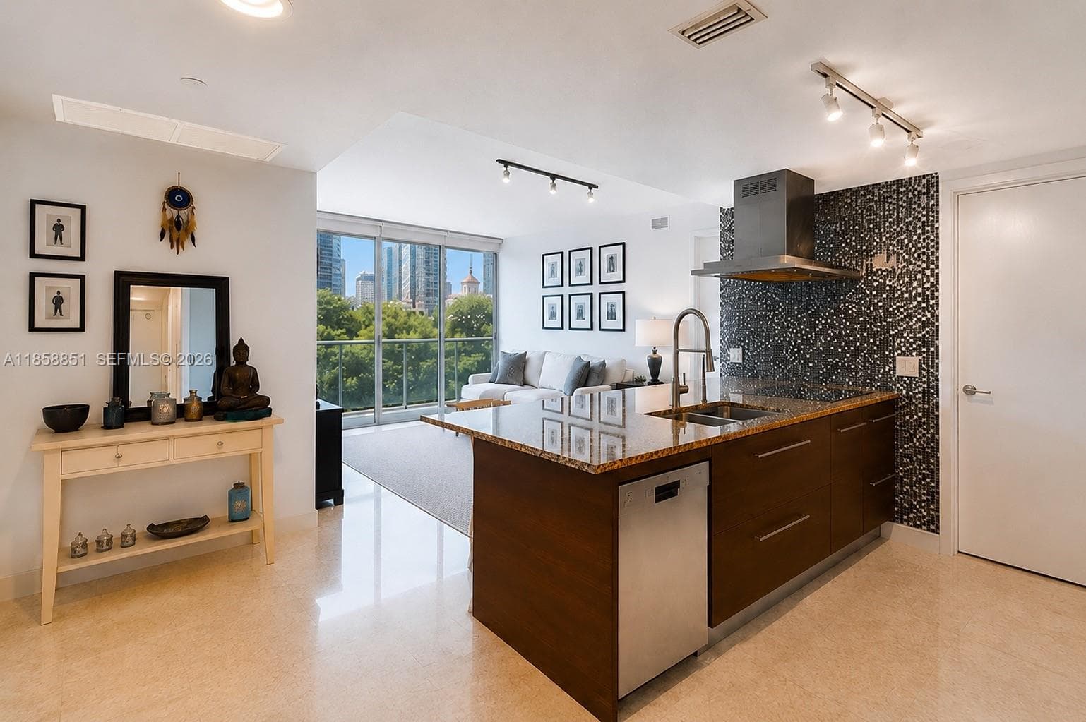 495 Brickell Ave 411 photo 1