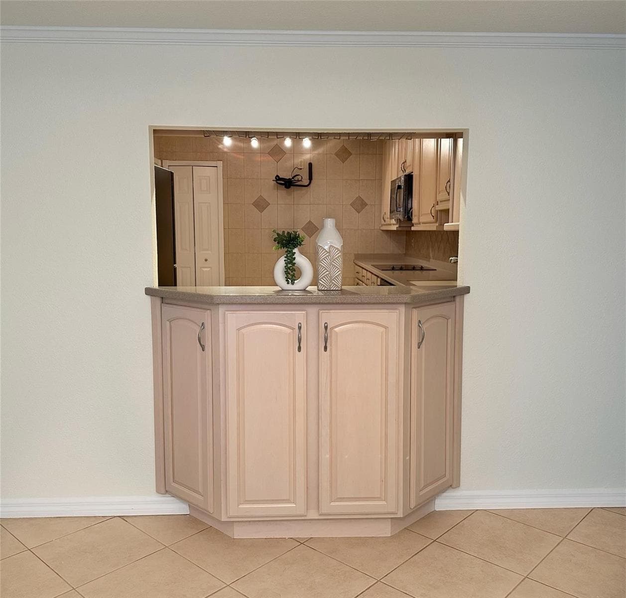 2500 Parkview Drive 814 photo 25