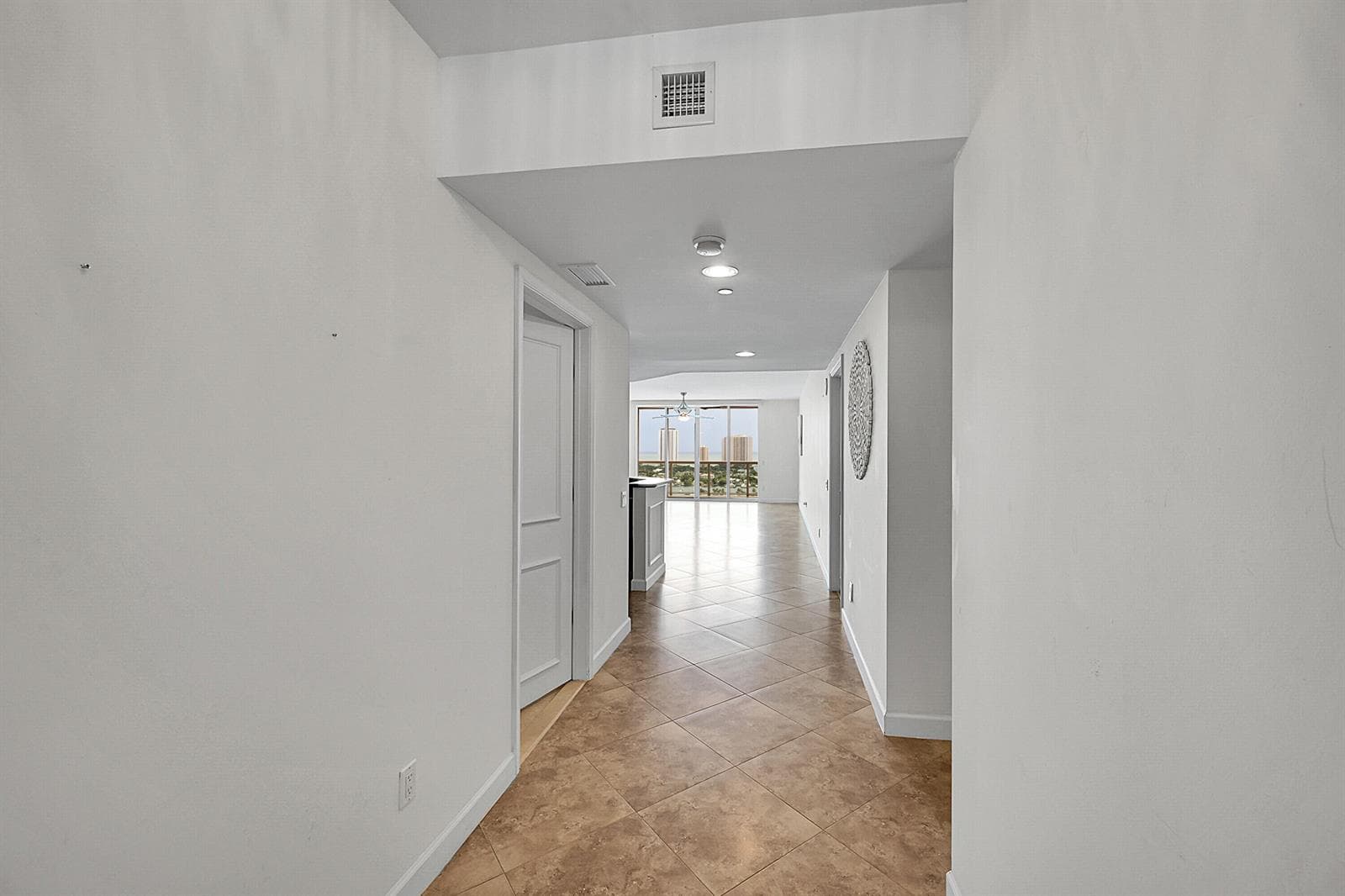 2640 Lake Shore Drive 2011 photo 9