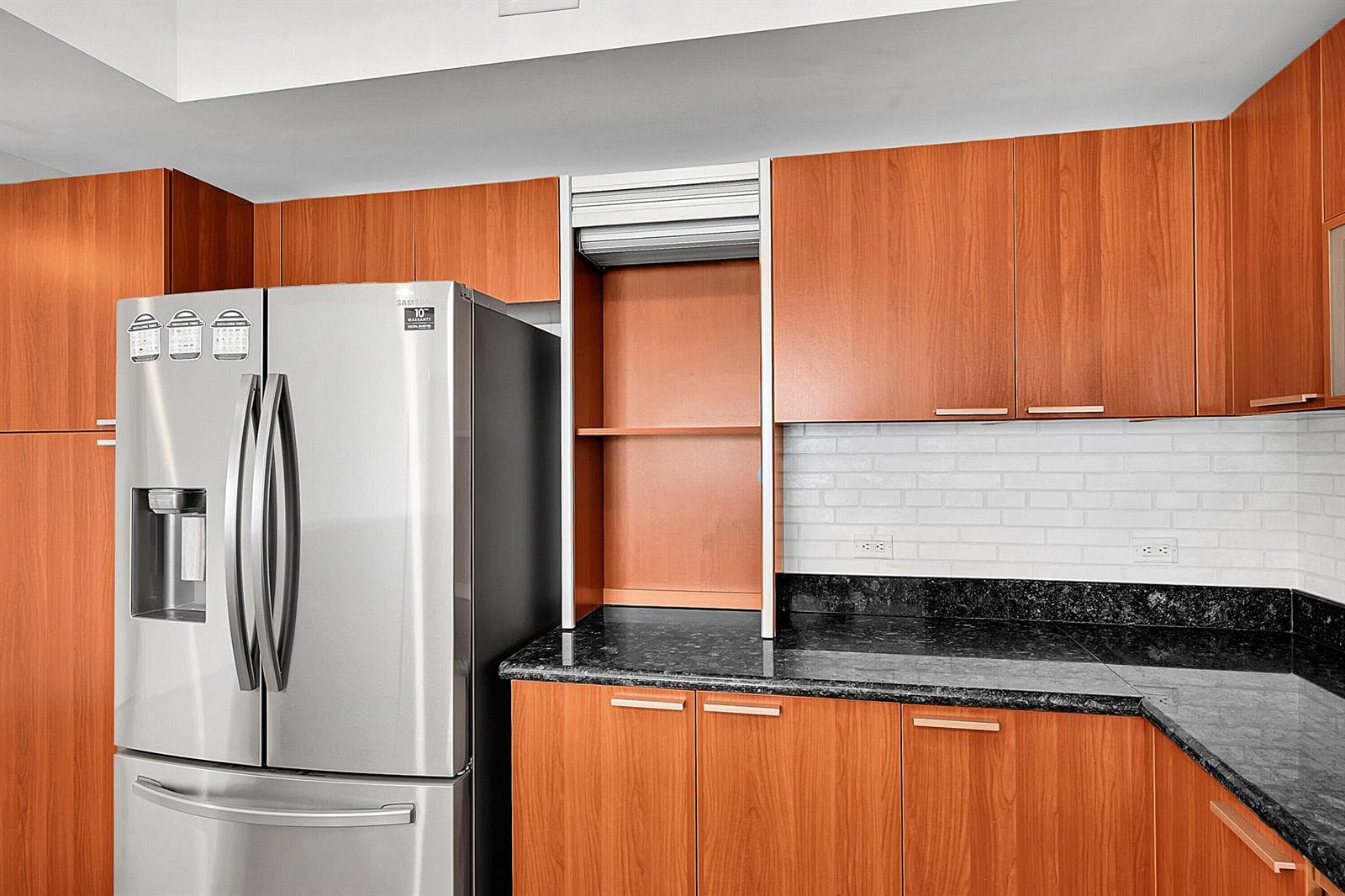 2640 Lake Shore Drive 2011 photo 14