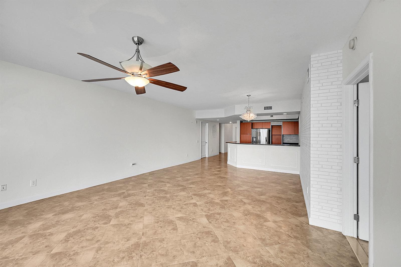 2640 Lake Shore Drive 2011 photo 18