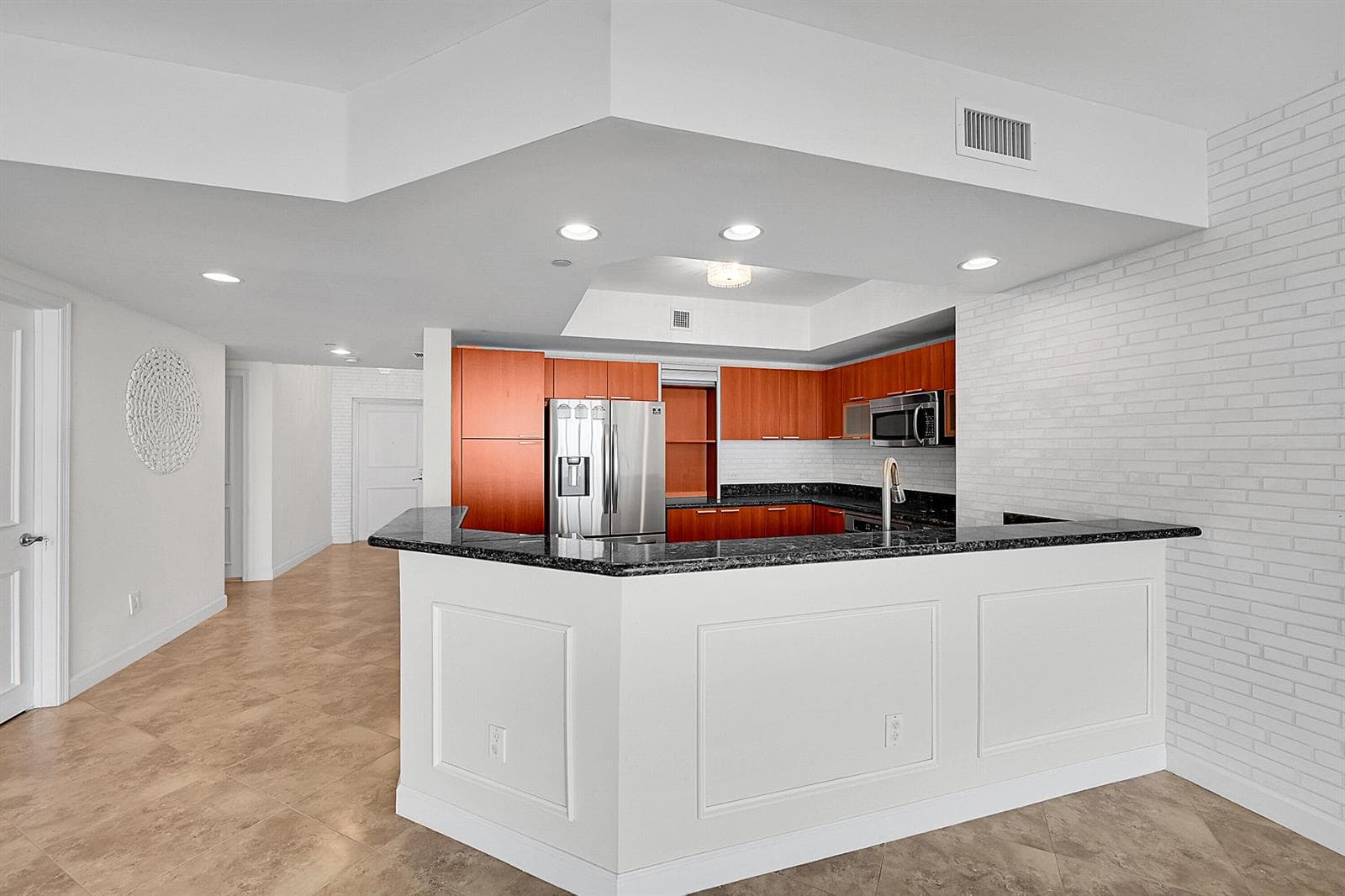 2640 Lake Shore Drive 2011 photo 11