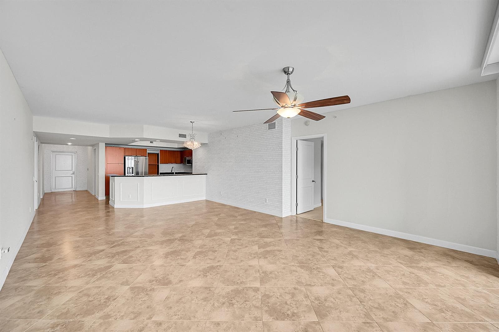 2640 Lake Shore Drive 2011 photo 19
