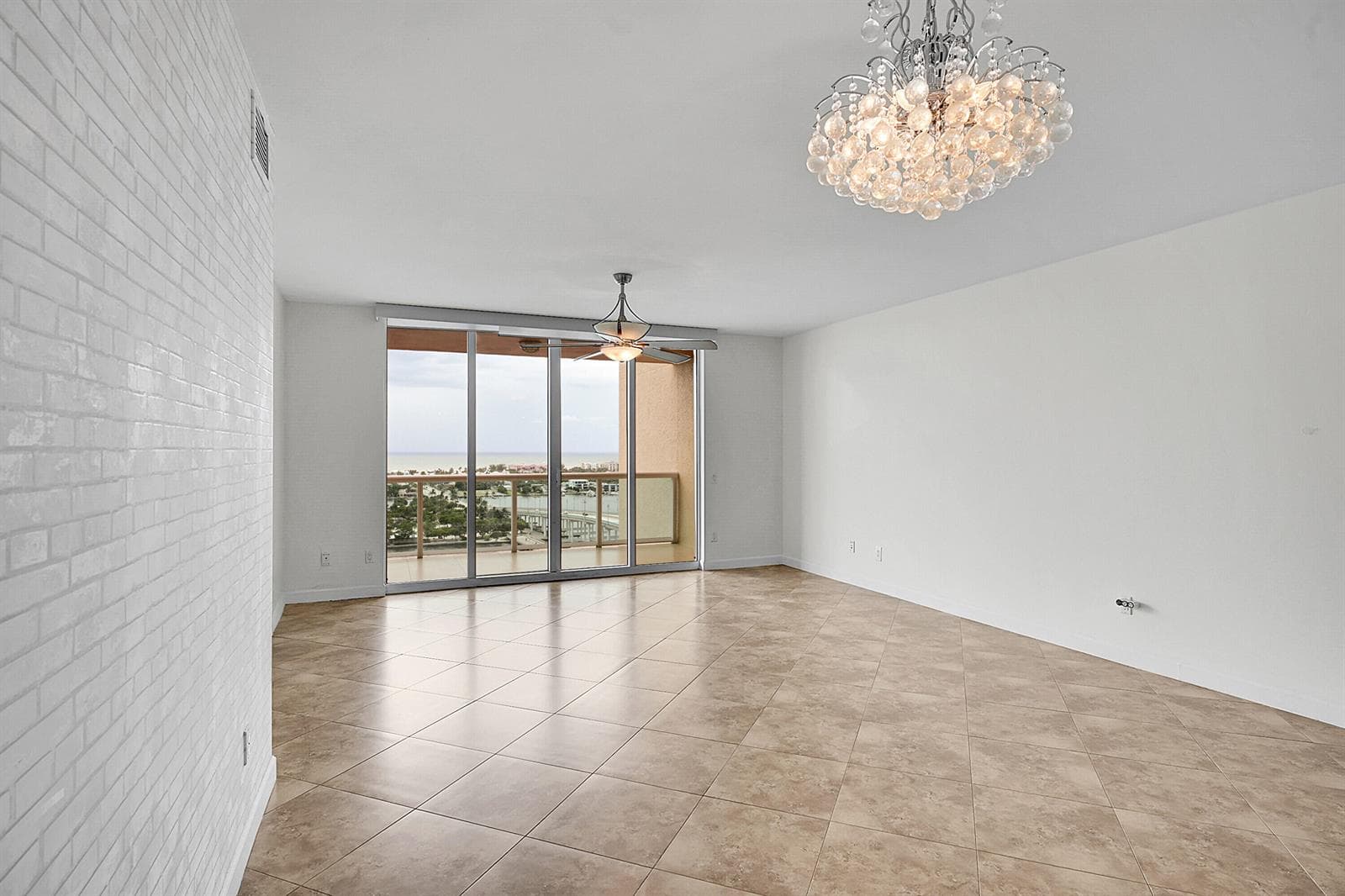 2640 Lake Shore Drive 2011 photo 25