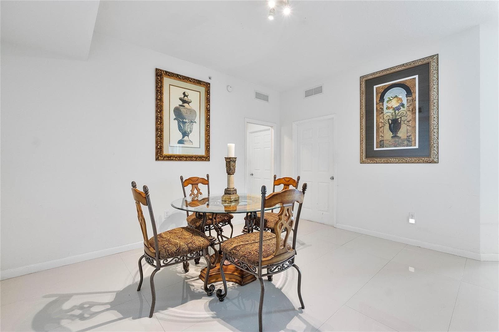 625 Casa Loma Boulevard 1608 photo 16