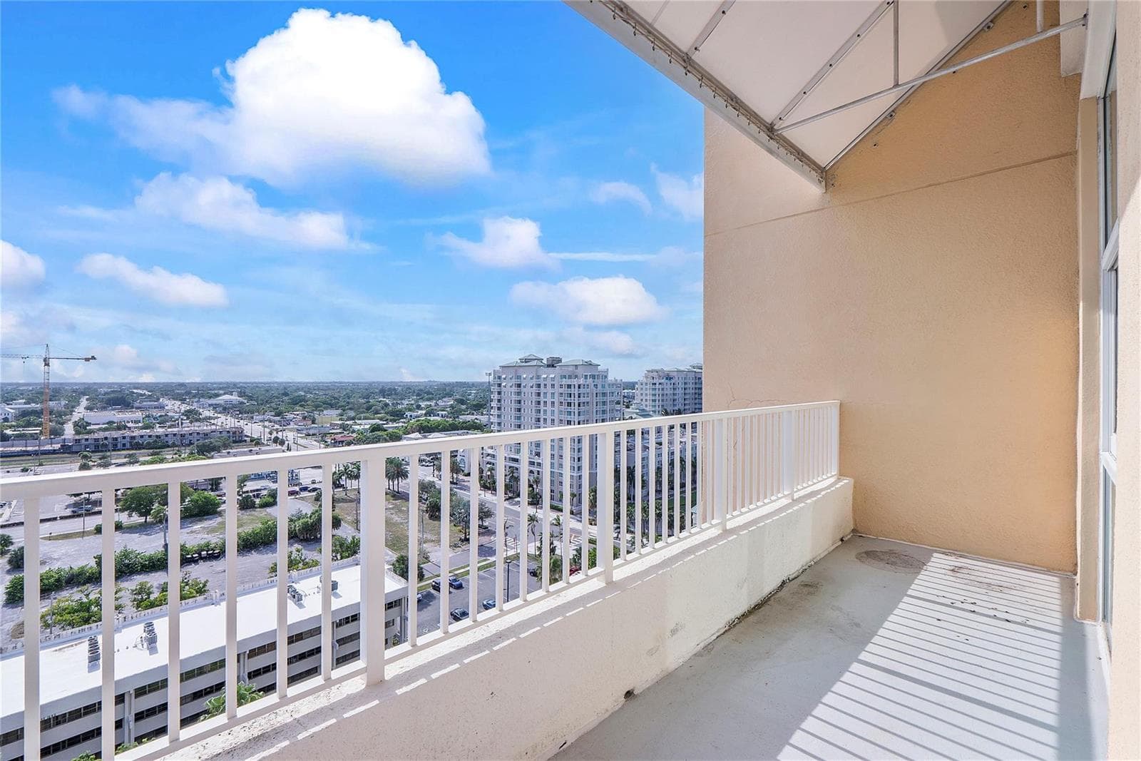 625 Casa Loma Boulevard 1608 photo 10