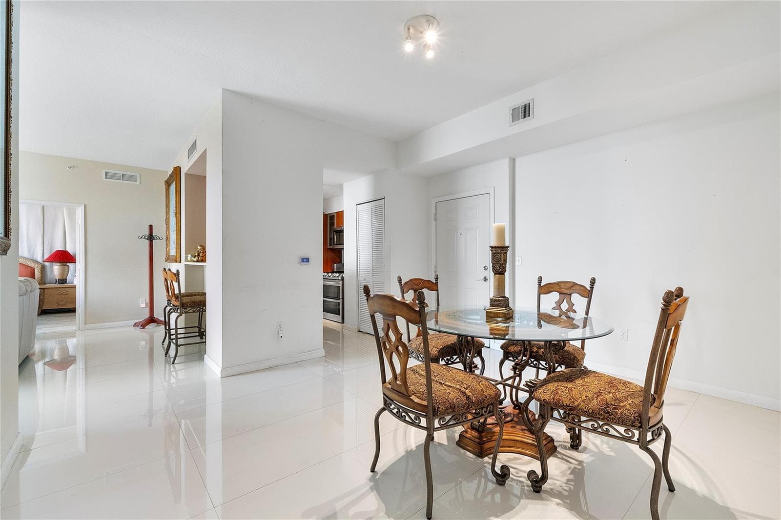 625 Casa Loma Boulevard 1608 photo 18
