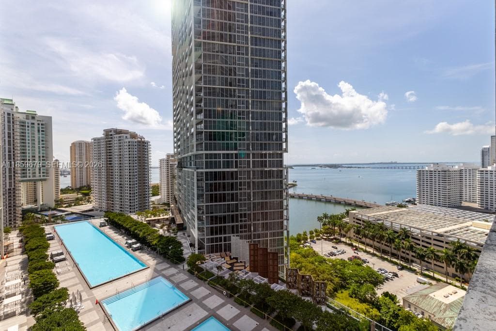 485 Brickell Ave 2210 photo 3