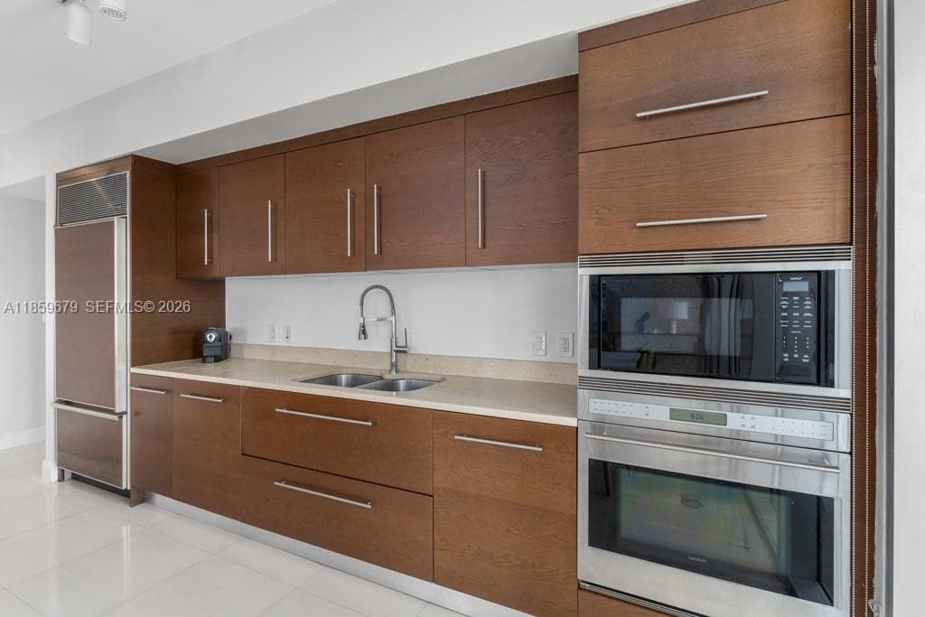 485 Brickell Ave 2210 photo 14