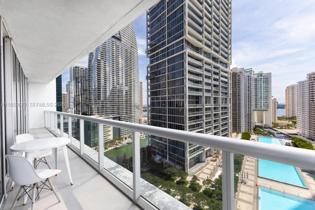 485 Brickell Ave 2210 photo 4
