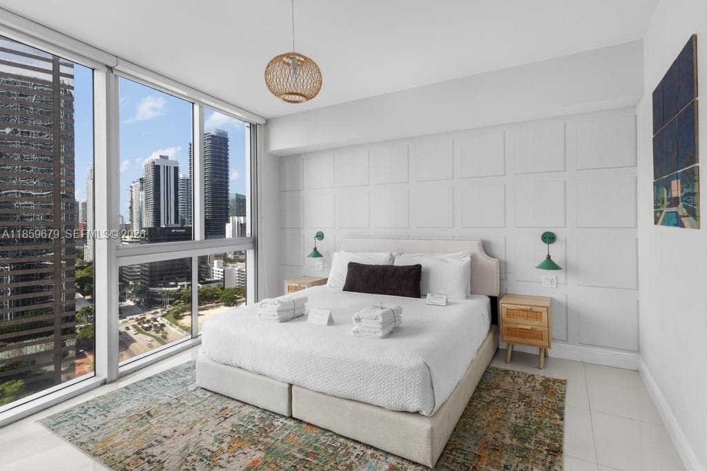 485 Brickell Ave 2210 photo 21