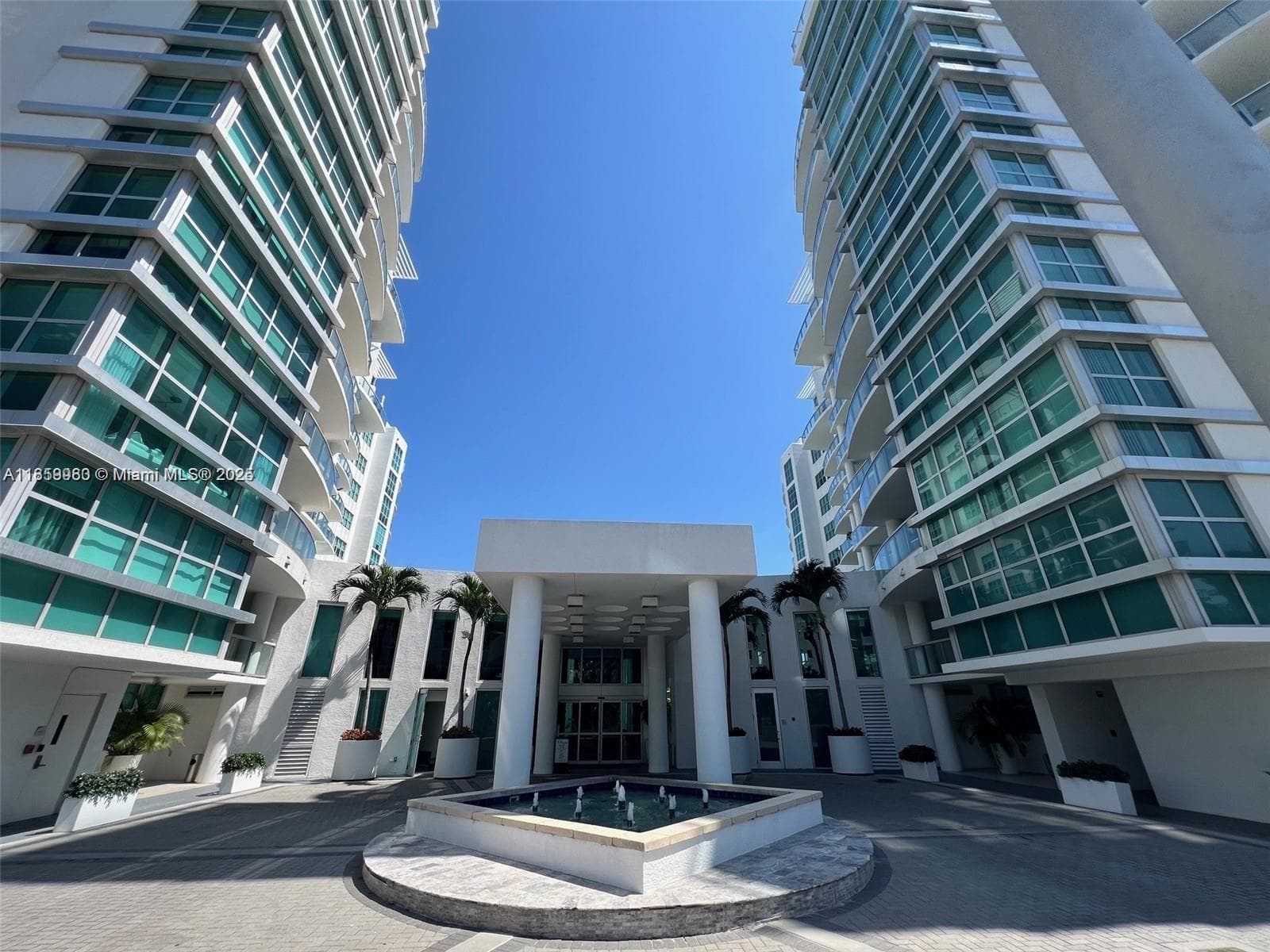 3131 188th St 1-609 photo 2