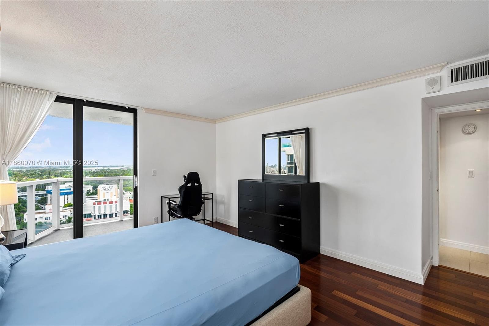 2401 Collins Ave 1808 photo 22
