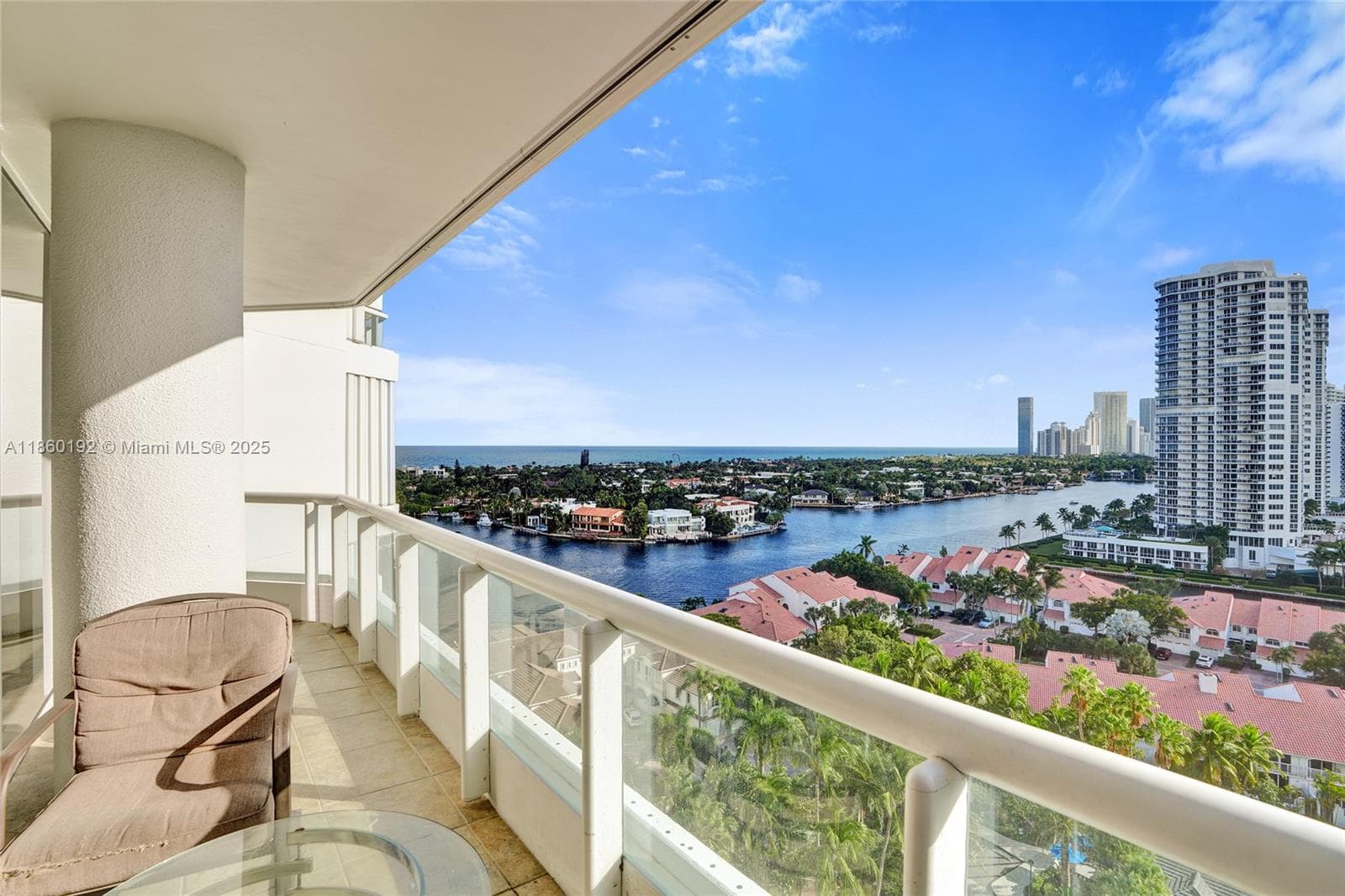 21050 Point Pl 1403 photo 2