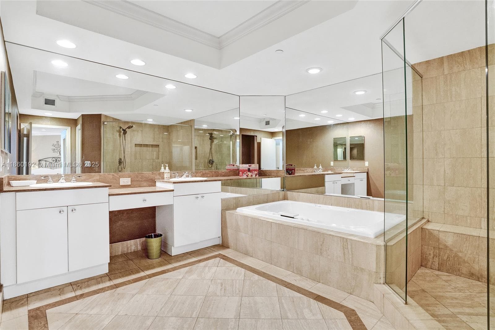 21050 Point Pl 1403 photo 10