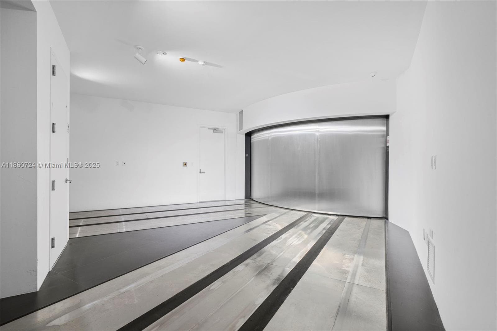 18555 Collins Ave 2105 photo 19