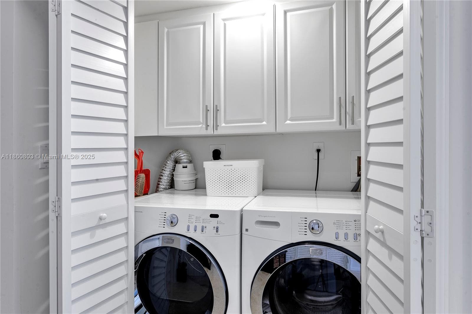 3000 Ocean Dr 20A photo 21